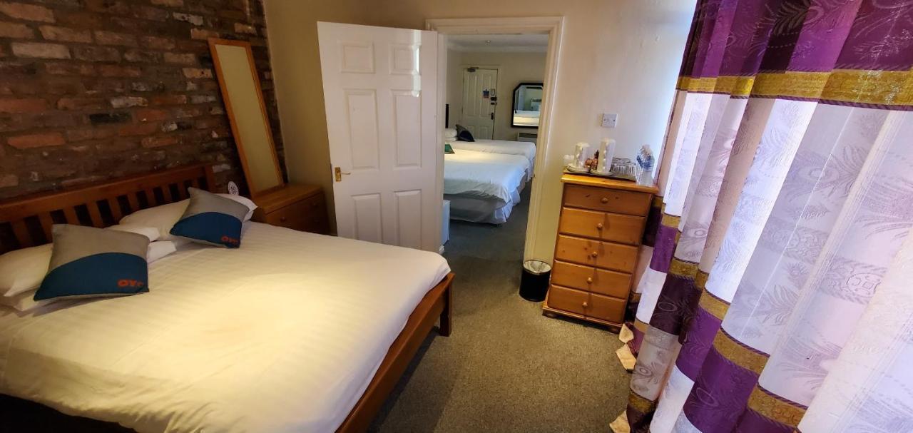 Diamonds Guest House York Esterno foto