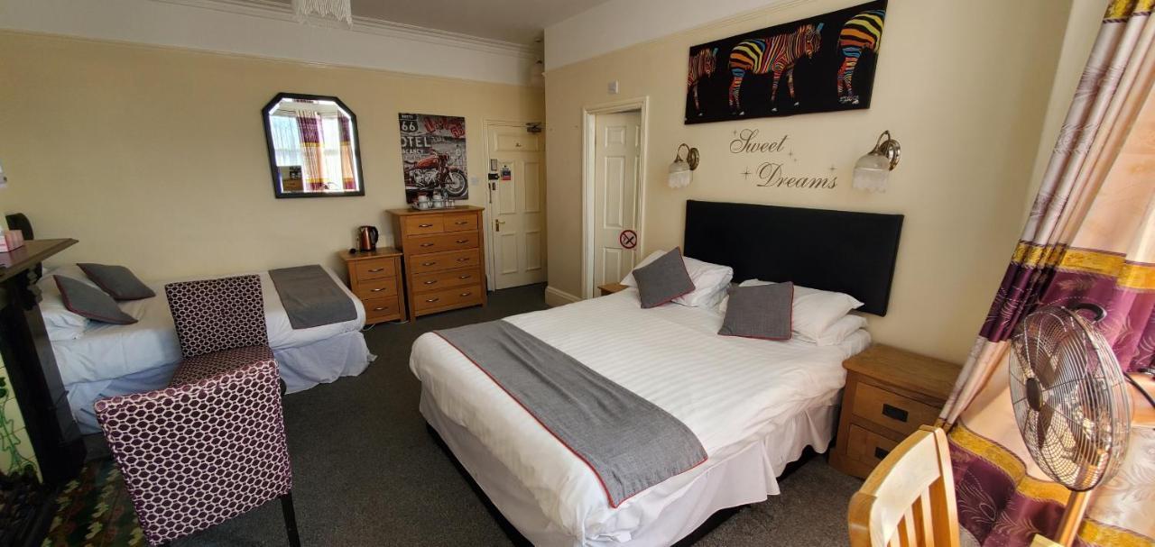 Diamonds Guest House York Esterno foto