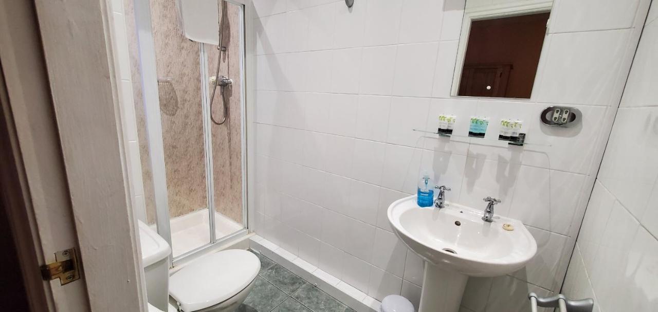 Diamonds Guest House York Esterno foto