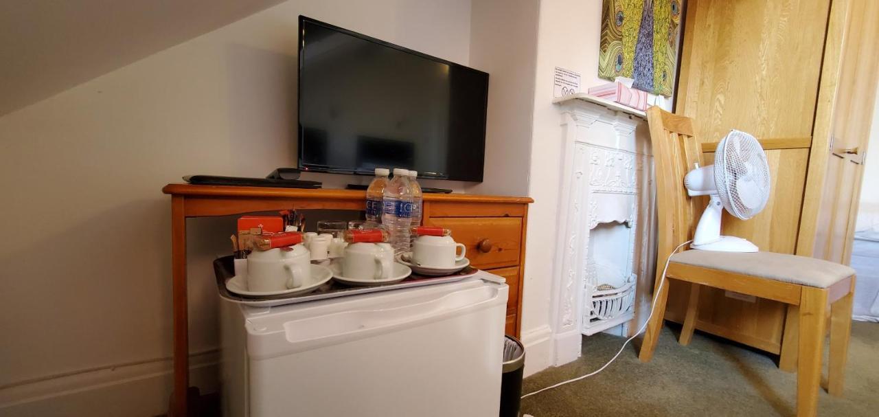 Diamonds Guest House York Esterno foto