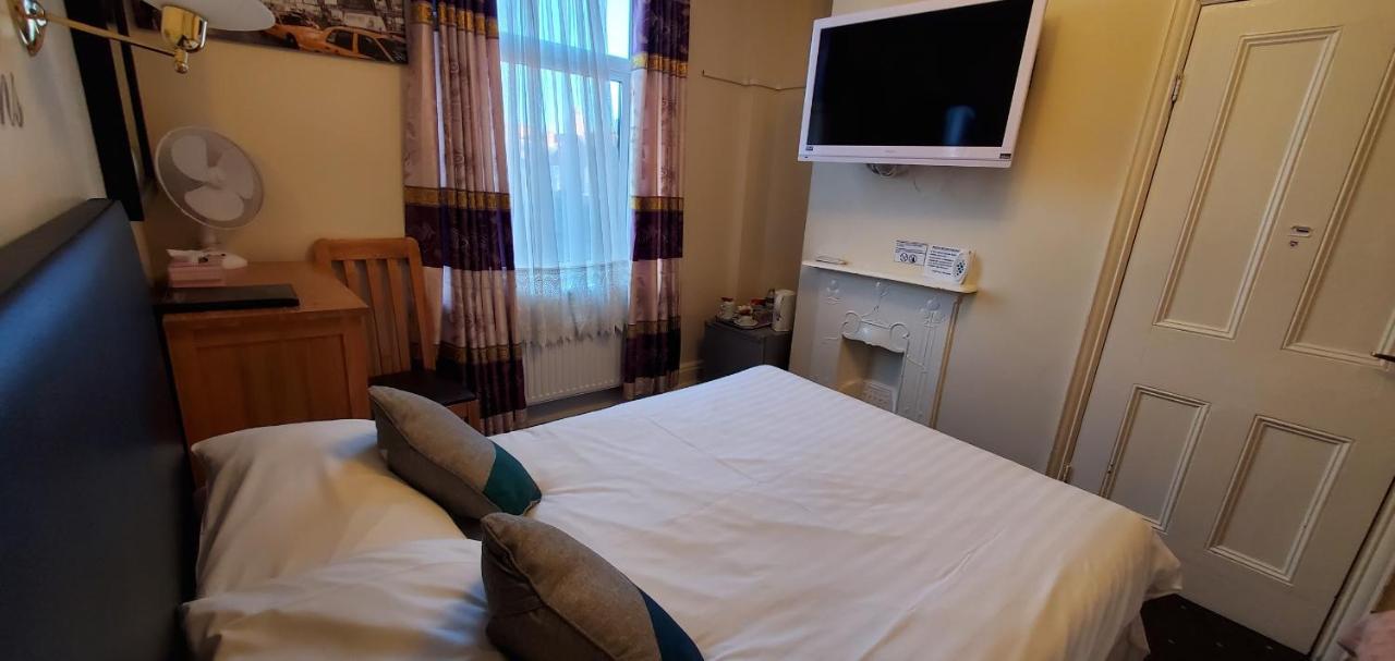 Diamonds Guest House York Esterno foto