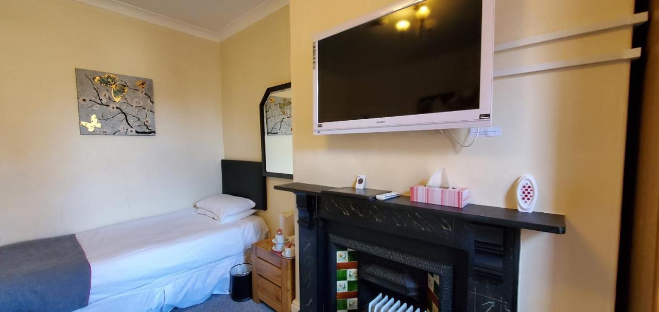 Diamonds Guest House York Esterno foto