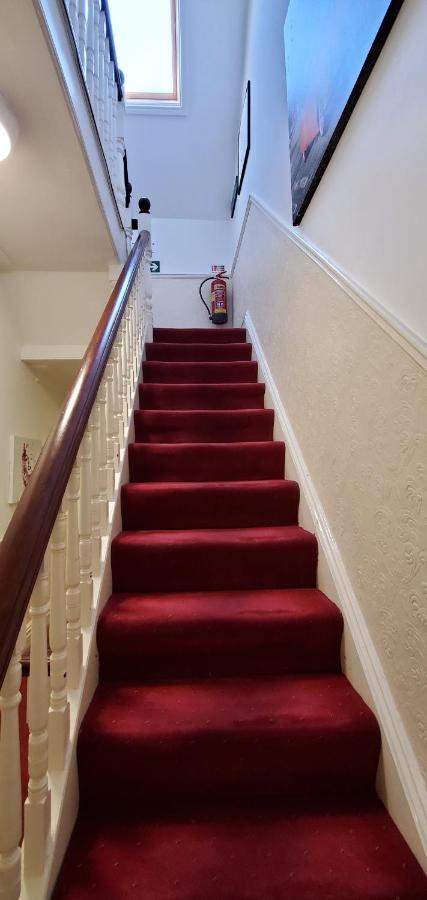 Diamonds Guest House York Esterno foto