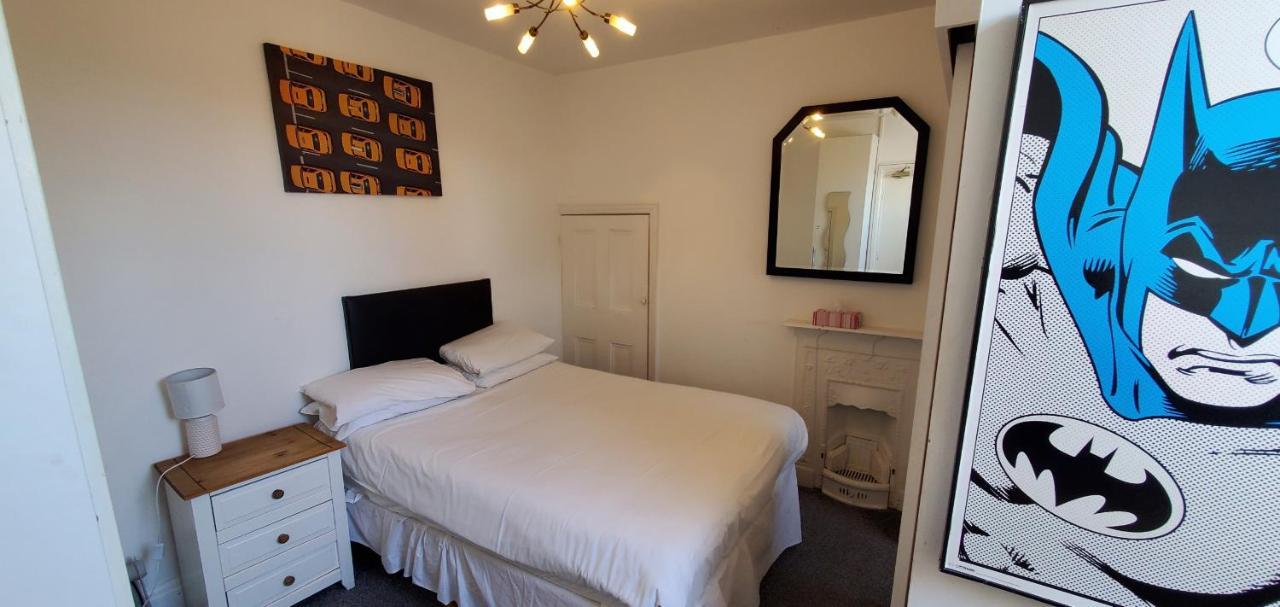 Diamonds Guest House York Esterno foto