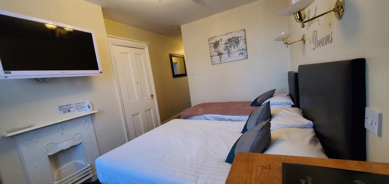 Diamonds Guest House York Esterno foto