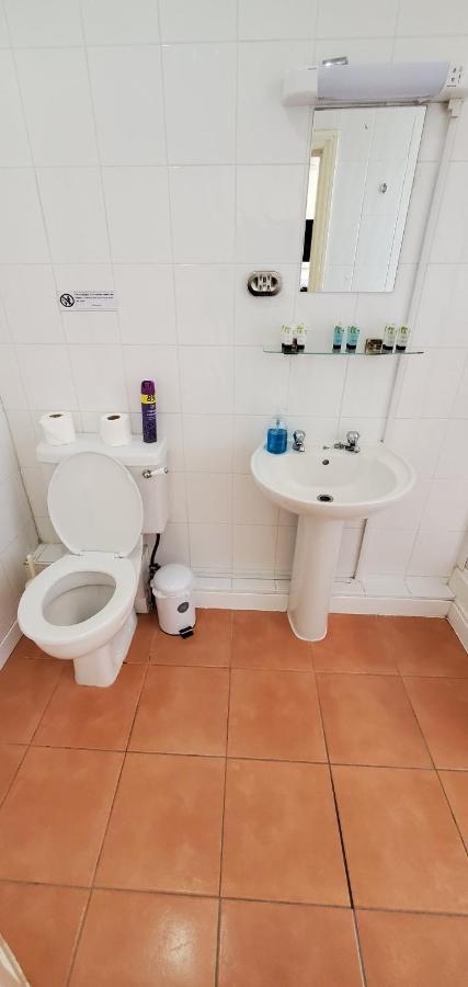 Diamonds Guest House York Esterno foto