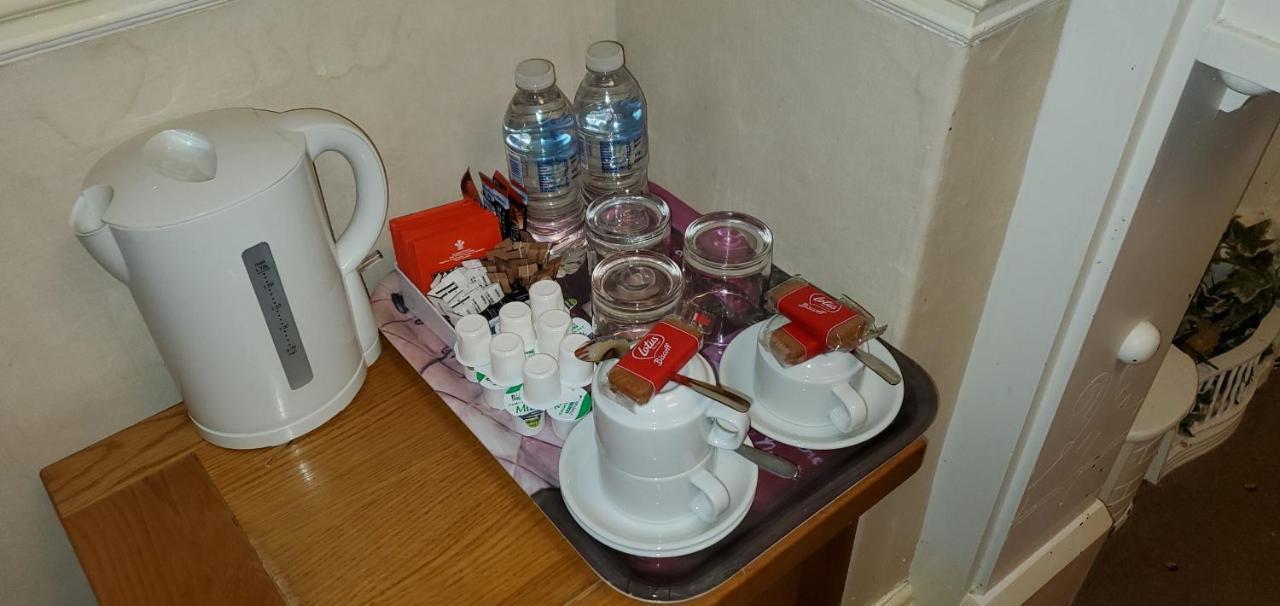 Diamonds Guest House York Esterno foto