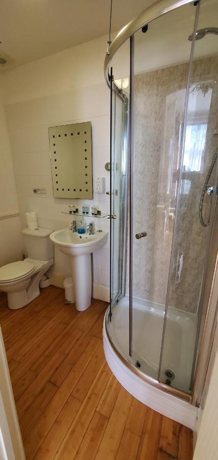 Diamonds Guest House York Esterno foto